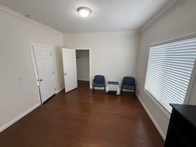 3326 Barnes Ave — Photo 8
