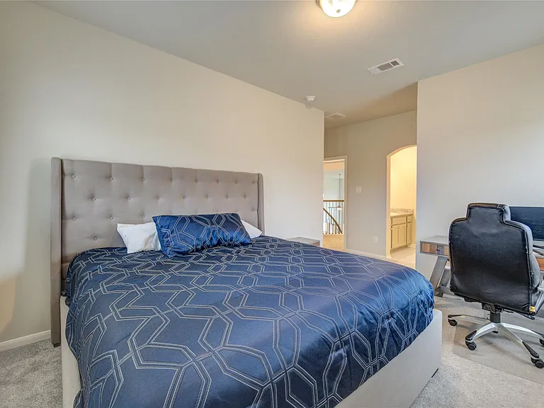 2727 Camellia Ave — Photo 32