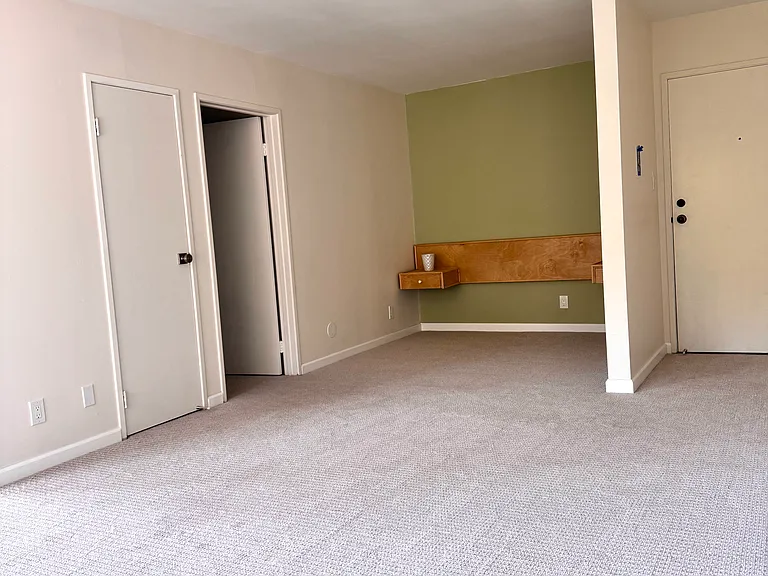 904 Peninsula Ave #403 — Photo 5