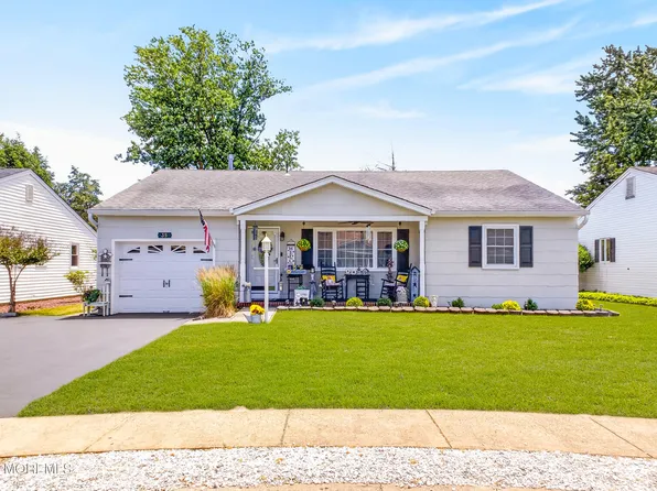 35 Whitmore Drive, Toms River, NJ 08757