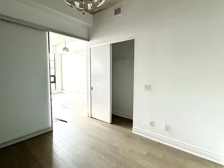 608 Richmond St W #609 — Photo 15