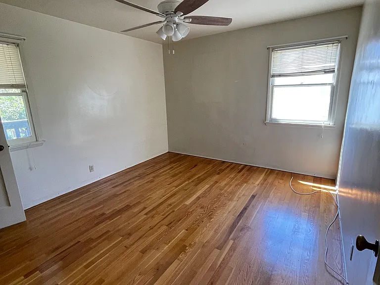 121 W 10th St #123 — Photo 2