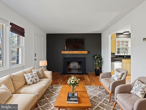 5th image of 5702 Glenwood Ct