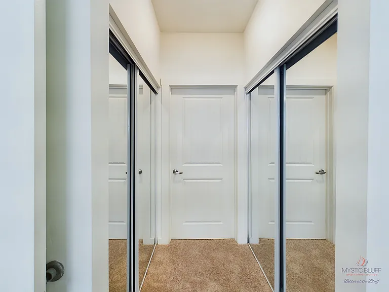 Mystic Bluff Apartments — Photo 115