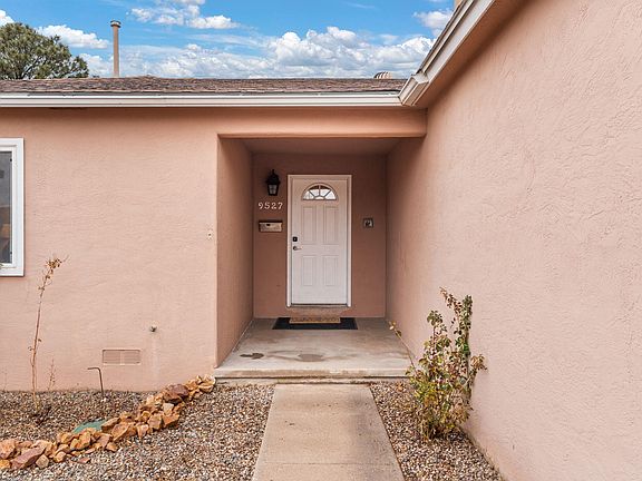 3rd image of 9527 Shoshone Rd NE