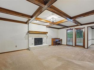 4413 NW Claymont Woods Dr, Kansas City, MO 64116