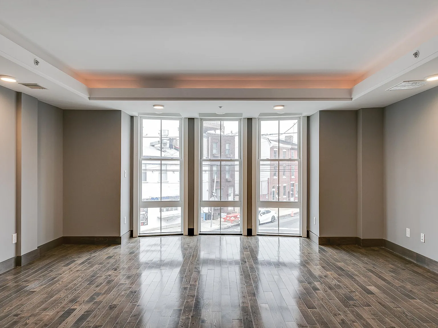3 bed, 1500 sqft, $2,900 — Photo 3