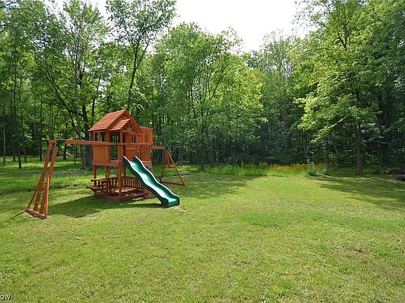 3rd image of 340 Hanna Dr