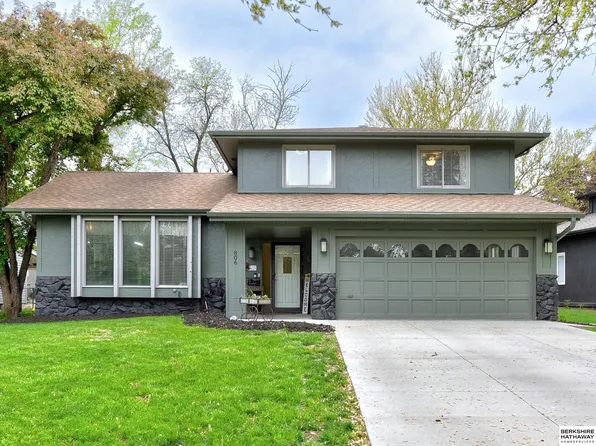 806 Kountze Memorial Dr, Bellevue, NE 68005