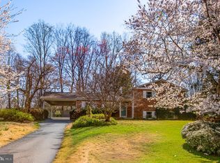 8805 Honeybee Ln, Bethesda, MD 20817
