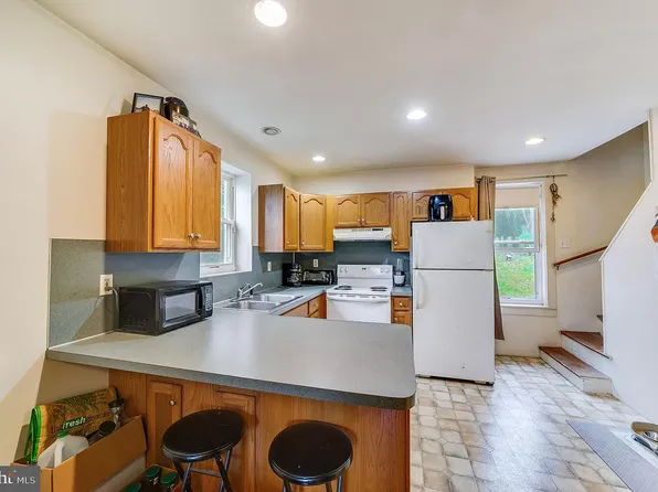 212 Glenside Ave, Downingtown, PA 19335
