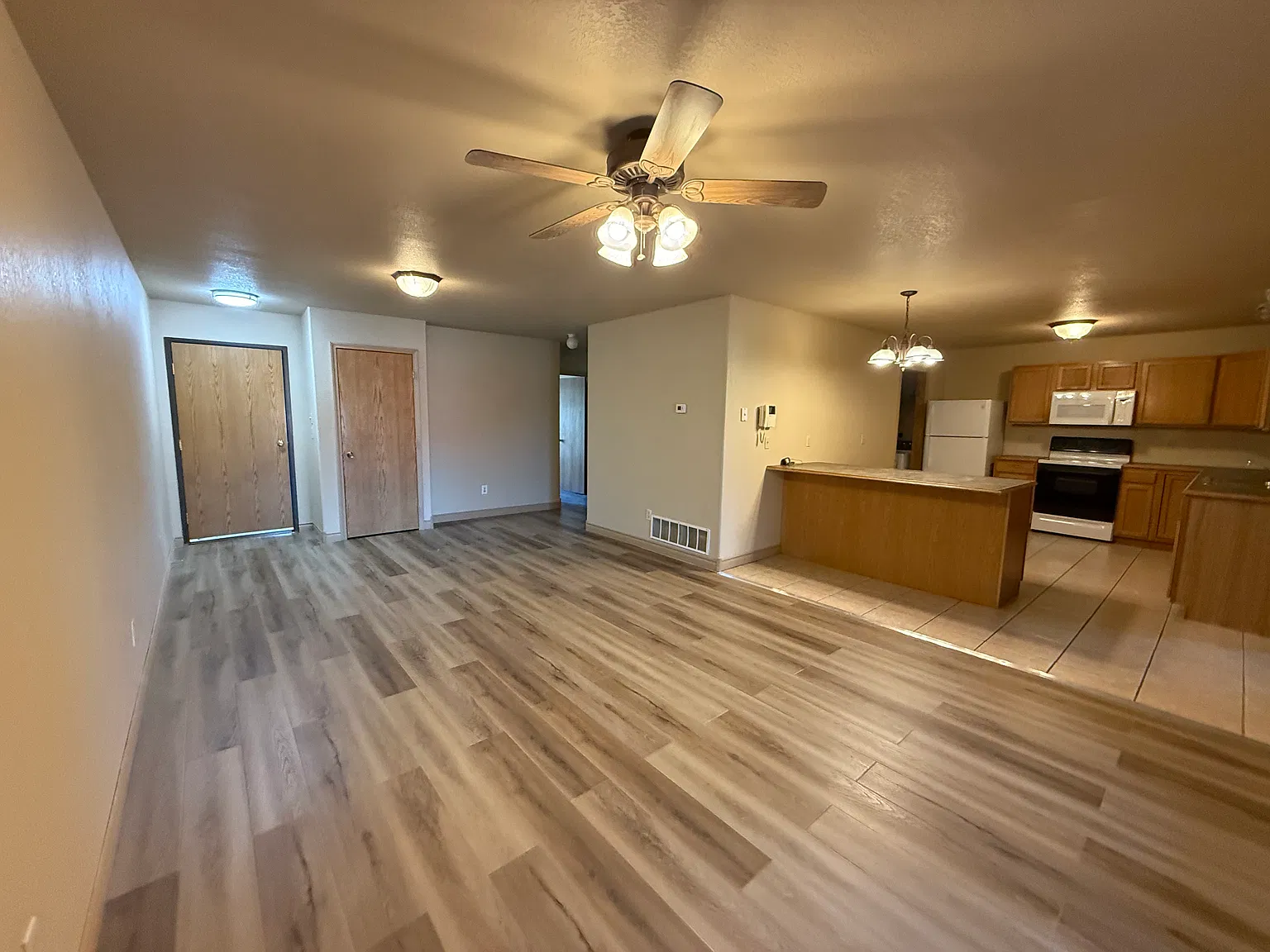 3 bed, 1.5 bath, $1,800 — Photo 1