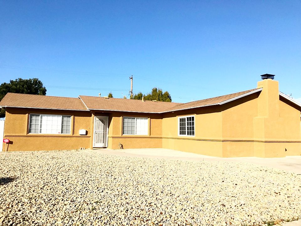 1st image of 1009 W Airport Ave