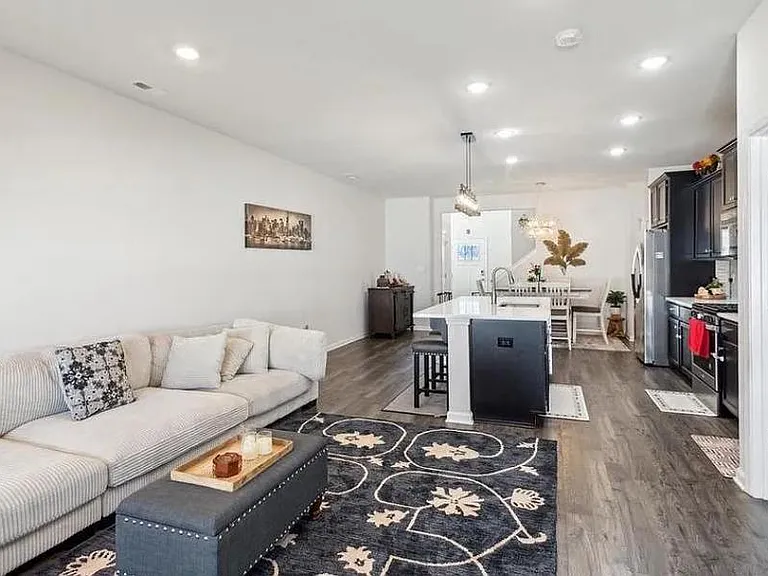 5 Roberta Way — Photo 9