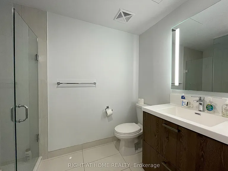 50 McCaul St #1011 — Photo 12