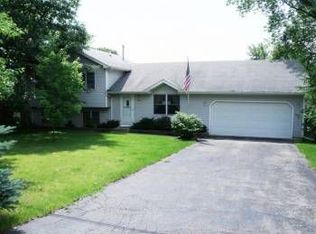 9005 N Alto Vis, Crystal Lake, IL 60014