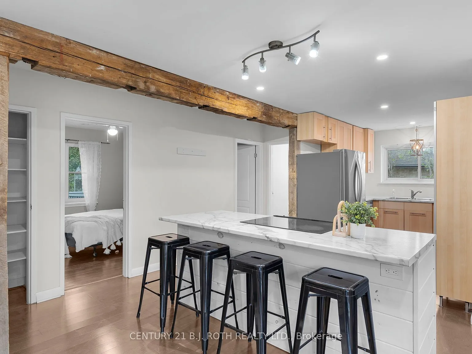 3 bed, $2,150 — Photo 4