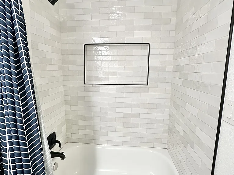 3234 Roberta Ln #1B — Photo 3