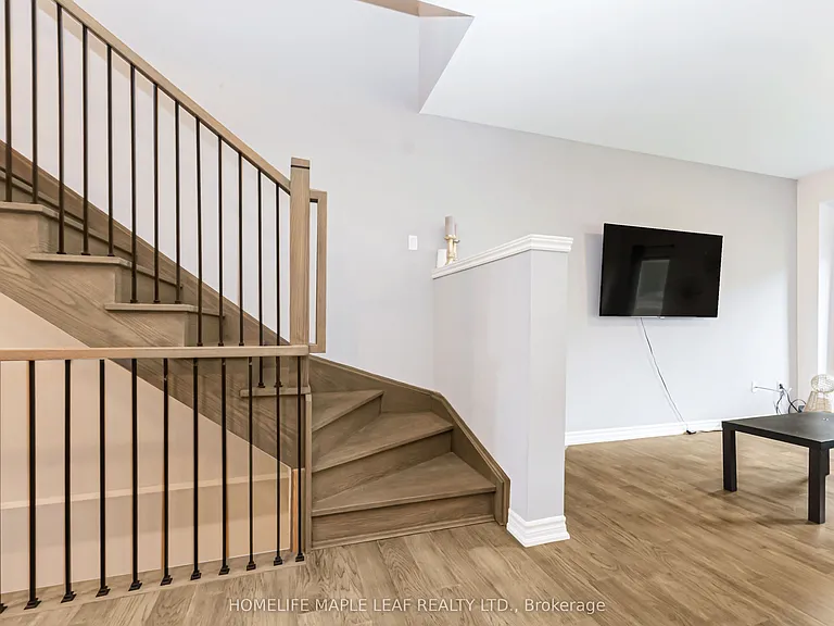 104 Delphi Ln — Photo 28