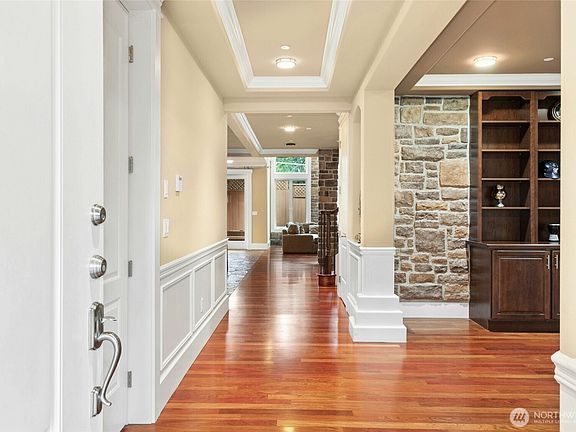 4th image of 18634 92nd Avenue NE