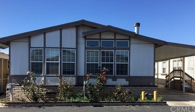 LIVE BY THE BEACH!!!