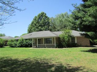 906 Viney Grove Rd, Prairie Grove, AR 72753