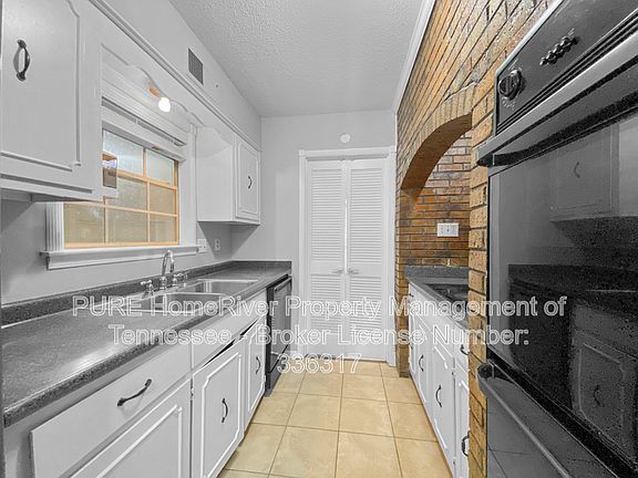 2nd image of 3106 Yates St