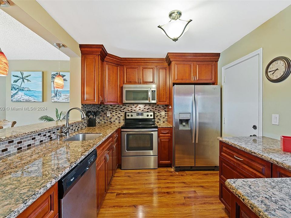 1st image of 1024 SE 3rd Ave APT 303