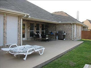 1st image of 404 Locksley Ct