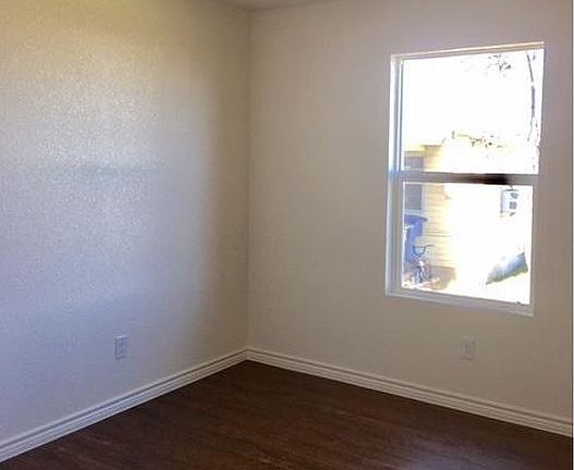 5th image of 209B Gibson St
