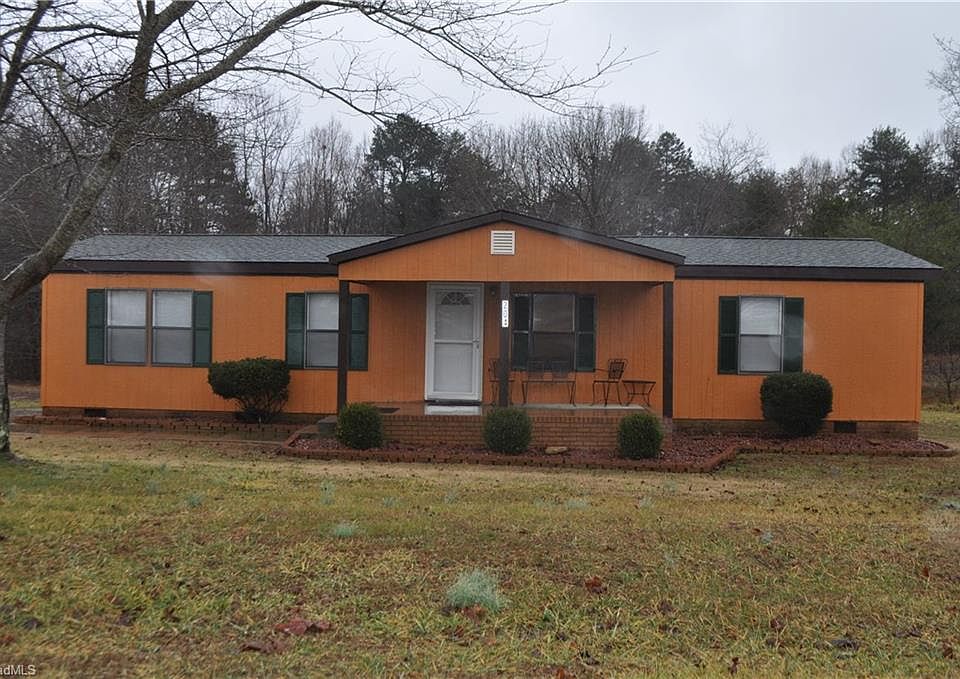 1st image of 204 Conifer Dr