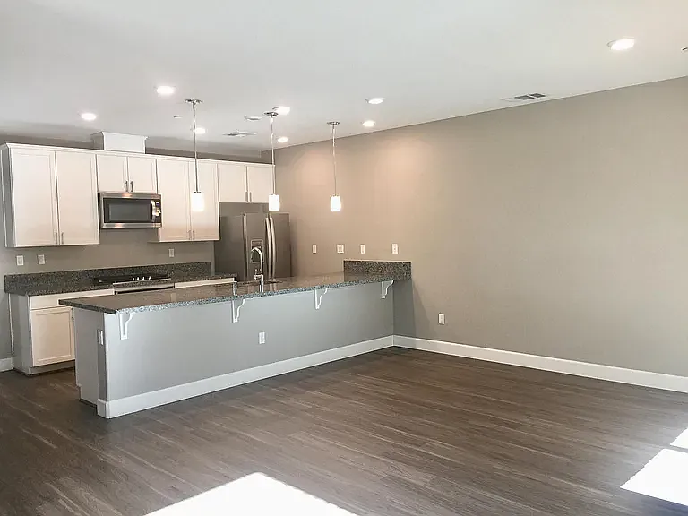 2 bed, 1449 sqft, $3,800 — Photo 4