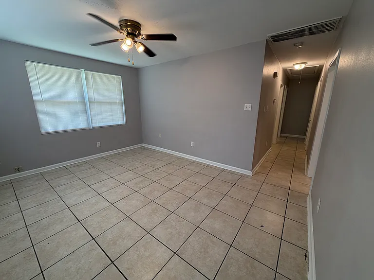 2612 Lyndell Dr — Photo 8