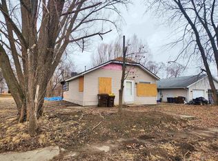 3529 Blackstone Ave, Rockford, IL 61101