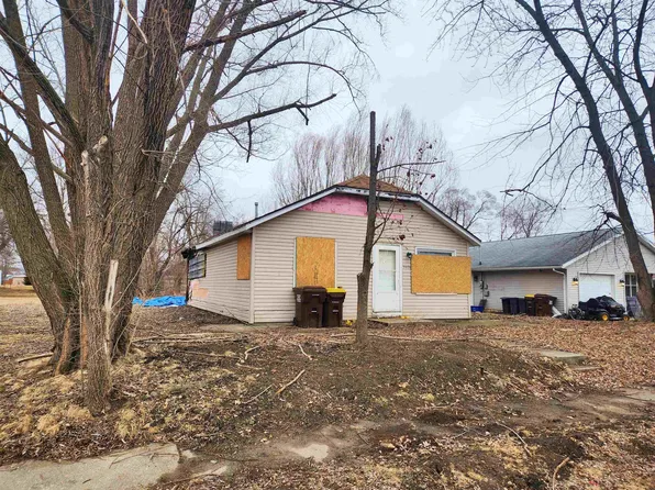 3529 Blackstone Ave, Rockford, IL 61101