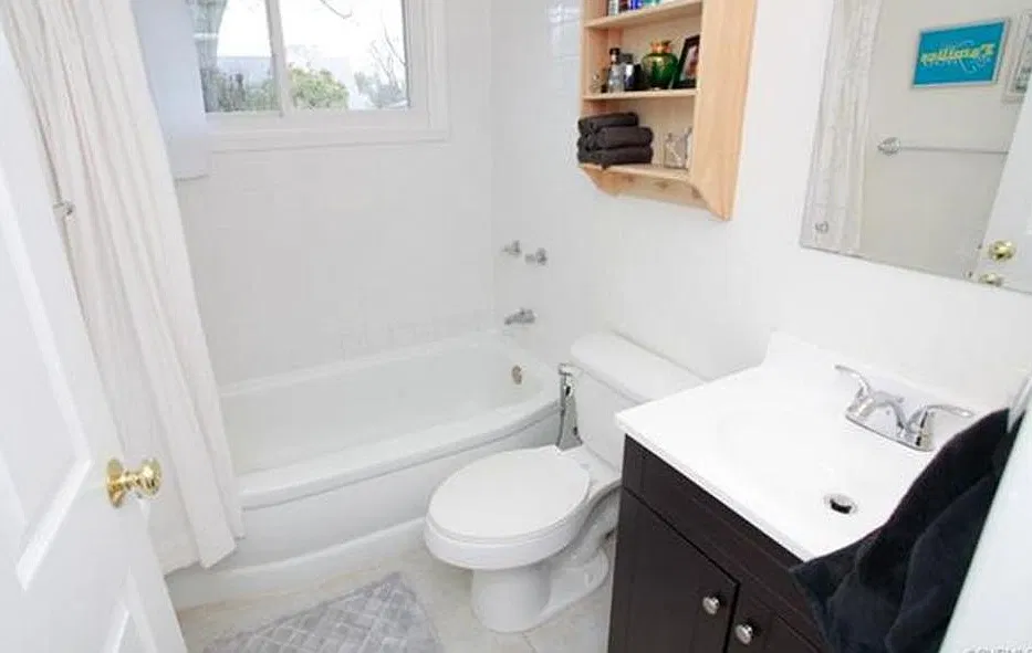 2412 Beacon Ln — Photo 3