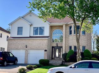 72 Erica Way, Parsippany, NJ 07054