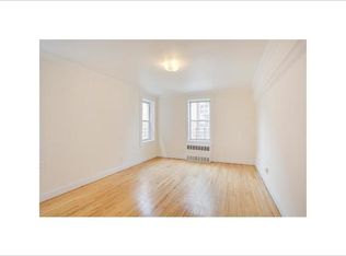 4725 Colden St #3P, Flushing, NY 11355