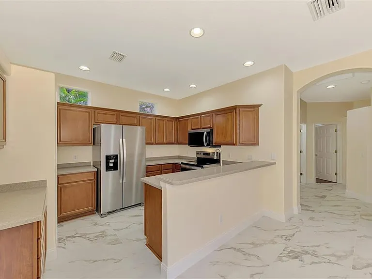 7803 33rd St E — Photo 17