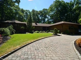 16 Apache Rd, Wayne, NJ 07470