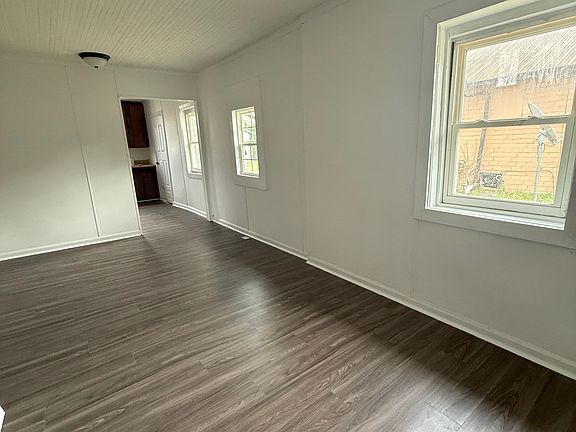 4th image of 6026 Leitch St