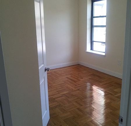 25 Lafayette Ave (3E) B