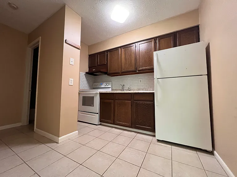 236 Elyria St #35 — Photo 7