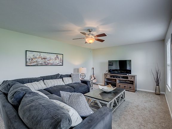 3rd image of 312 Molise Cir