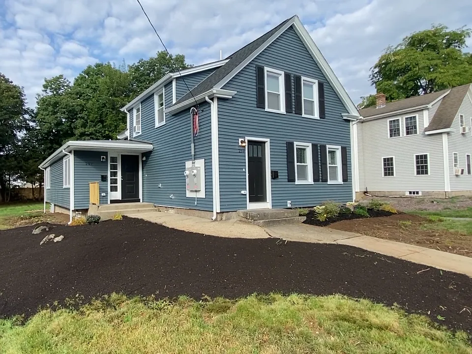 257 Main St