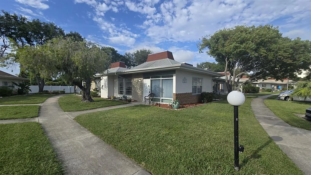 2 bed, 1.0 bath, 825 sqft, $1,400 — Photo 3