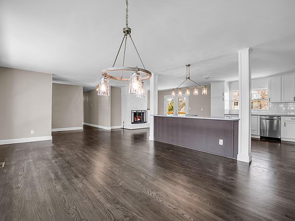 Beautifully Renovated Kitchen with New Appliances & Dining Area