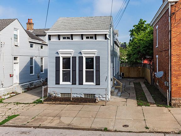 2nd image of 111 W 10th St