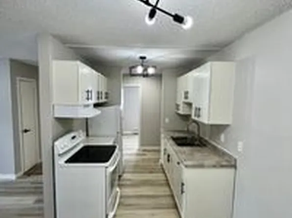 9108 127th Ave NW, Edmonton, AB T5E 0B1