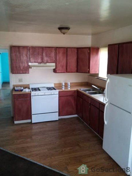 2nd image of 1018 E 17th St #C